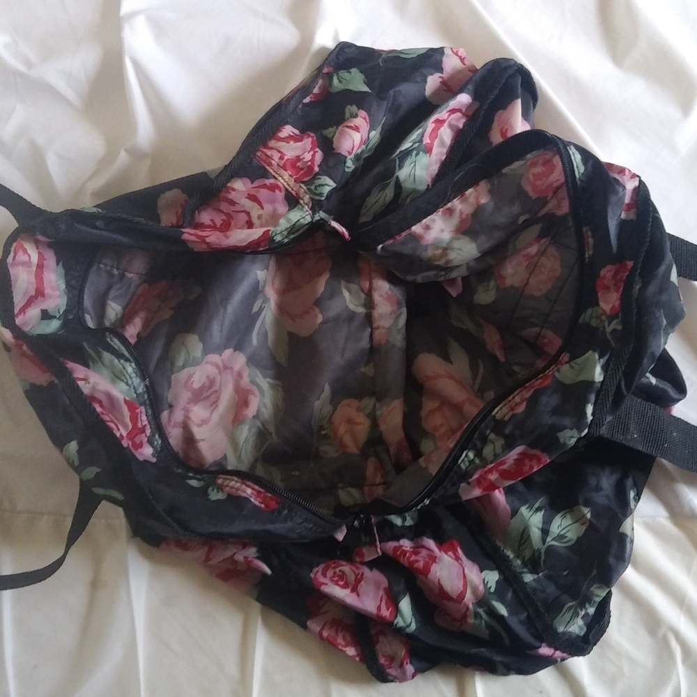 *Rose Patterned Tote* - Picture 3 of 4